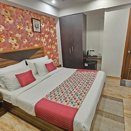 Hotel Linda Suites Near International Airport By La Casa Nuova Delhi Esterno foto