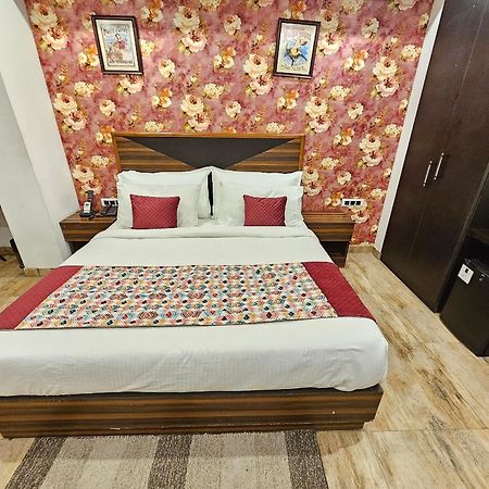 Hotel Linda Suites Near International Airport By La Casa Nuova Delhi Esterno foto
