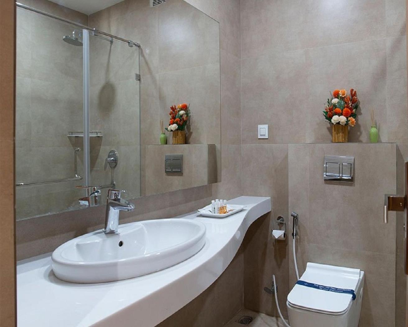 Hotel Linda Suites Near International Airport By La Casa Nuova Delhi Esterno foto