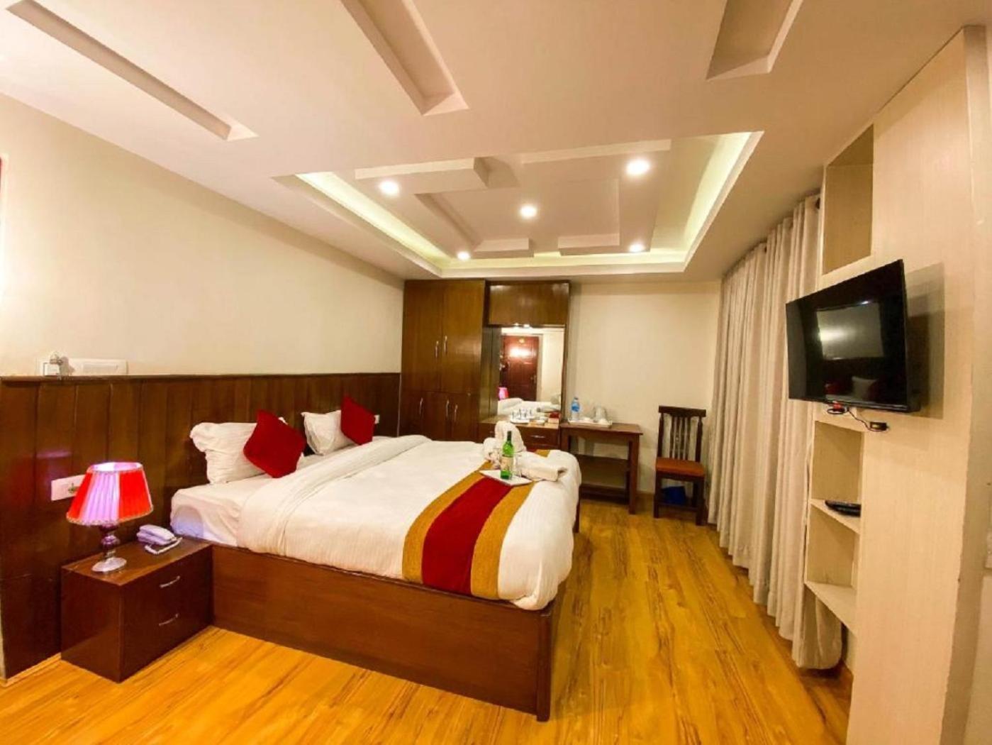 Hotel Linda Suites Near International Airport By La Casa Nuova Delhi Esterno foto