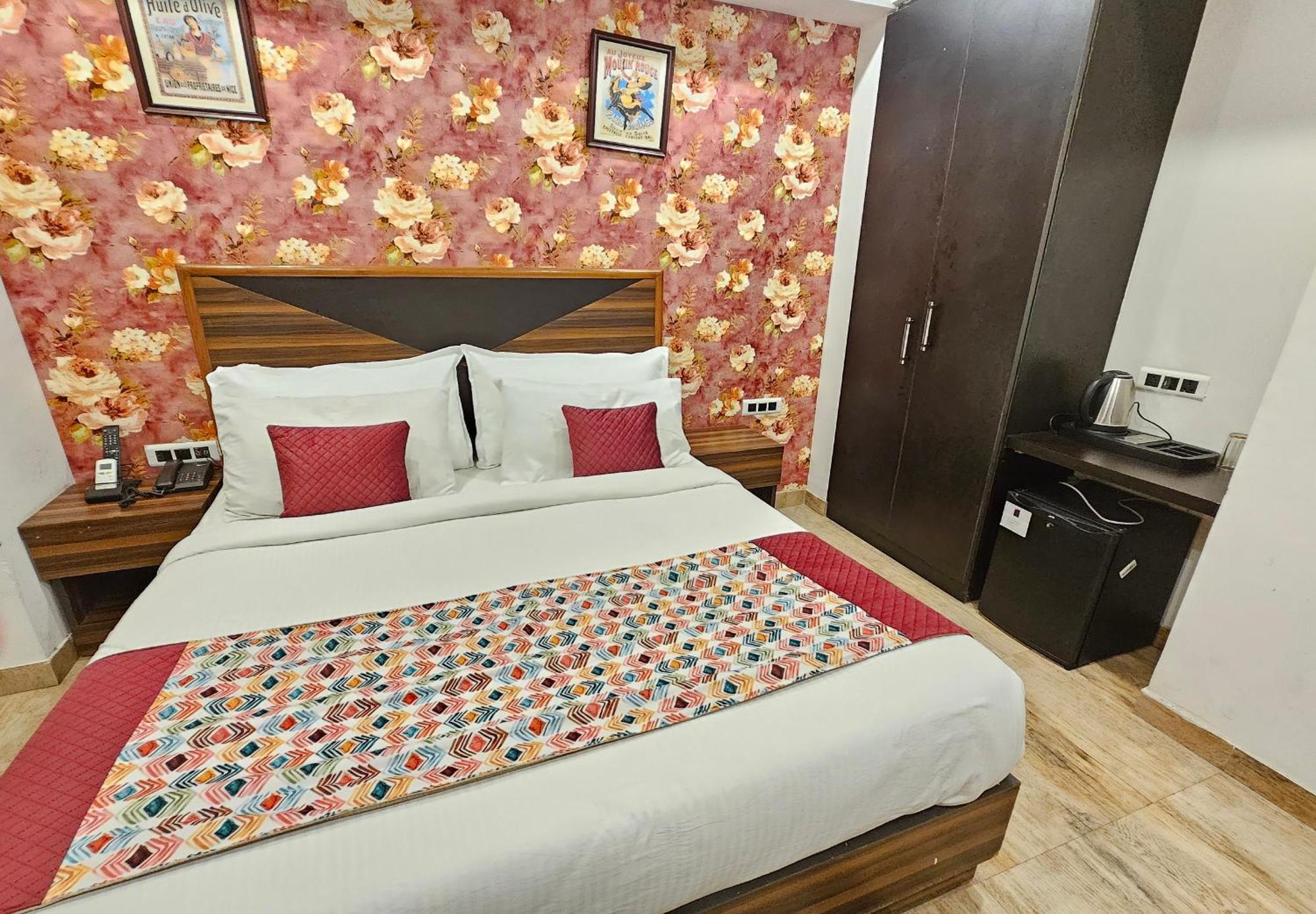 Hotel Linda Suites Near International Airport By La Casa Nuova Delhi Esterno foto