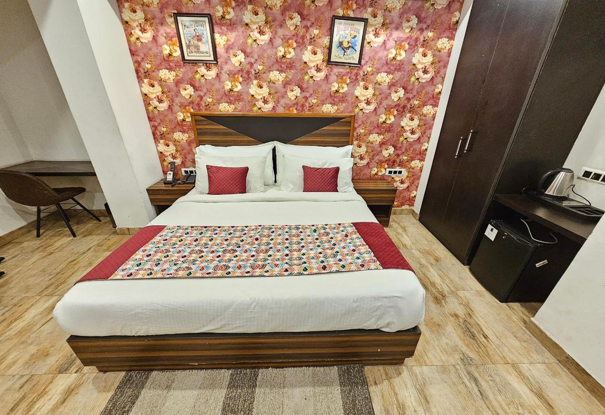 Hotel Linda Suites Near International Airport By La Casa Nuova Delhi Esterno foto